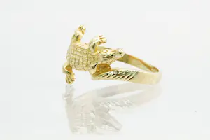 77 - Unieke,  mooi gedetailleerde 18krt geel-gouden krokodil ring - kleine maat! kopen? Bied vanaf 145!