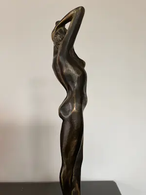Guido Mariani - Vrouw staand op haar tenen kopen? Bied vanaf 140!