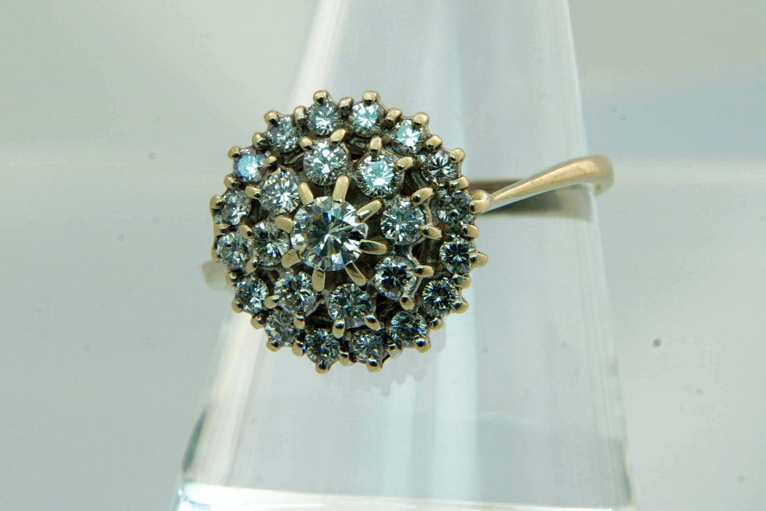 1 - Chique 14Krt gouden rozet ring met 23 briljant geslepen diamanten ca 0.90 ct kopen? Bied vanaf 590!