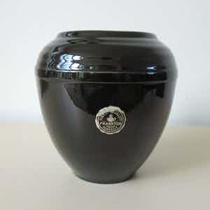 Niet of onleesbaar gesigneerd - Frankton Tegelen Zwarte Porselit Vaas verkocht voor € 1!