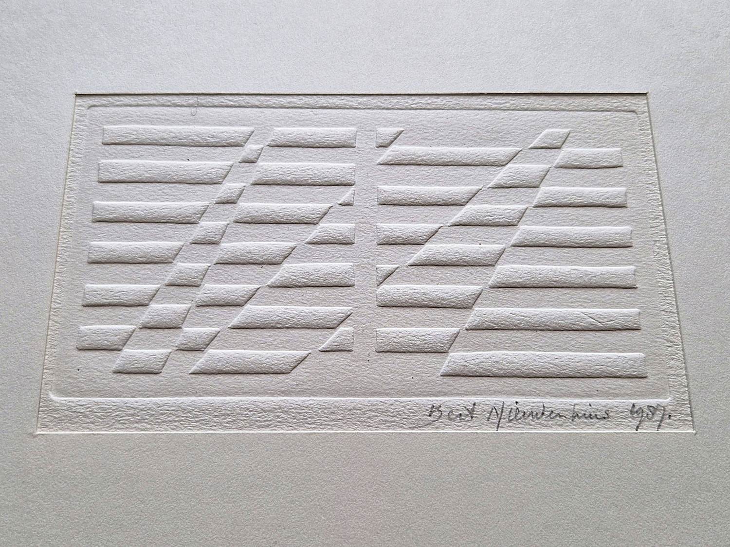 Bert Nieuwenhuis - Geometrische blinddruk -1987- unica - structuur - potloodgesigneerd kopen? Bied vanaf 47!