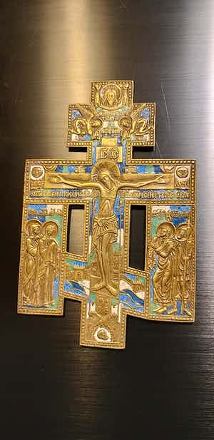 Niet of onleesbaar gesigneerd - Crucifix verkocht voor € 1!