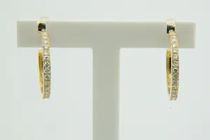 21- Fraaie set 18krt geel goud & diamanten oorstekers - 0.30ct briljant kopen? Bied vanaf 320!