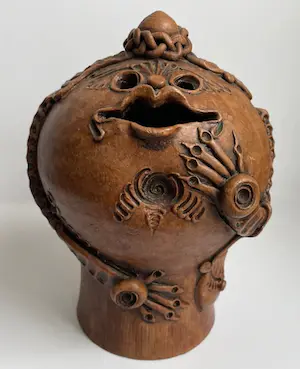 Niet of onleesbaar gesigneerd - Kunst aardewerken fantasie figuur - Volkskunst kopen? Bied vanaf 1!