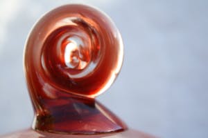 Niet of onleesbaar gesigneerd - Prachtige Grote Design Handgeblazen Kristallen Bonbonniere (20e eeuw) (1) kopen? Bied vanaf 1!
