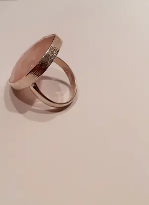 Nieuwe zilveren ring met ovale facetgeslepen rozenkwarts kopen? Bied vanaf 65!