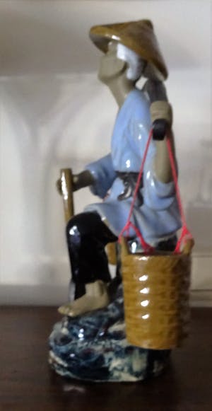 Niet of onleesbaar gesigneerd - Chinese man met werktuig kopen? Bied vanaf 1!