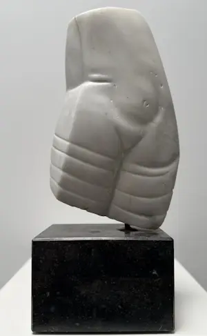 Francesca Zijlstra - Marmeren sculptuur | 'Tors van een vrouw' UNIEK WERK kopen? Bied vanaf 1500!