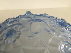 Niet of onleesbaar gesigneerd - Art Deco schaal met bloemen motief kopen? Bied vanaf 1!