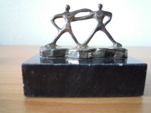 Corry Ammerlaan - Beeldje " VRIENDEN " + Bronzen flessenstop/beeldje " SAMEN " - LAATSTE KANS ! kopen? Bied vanaf 15!