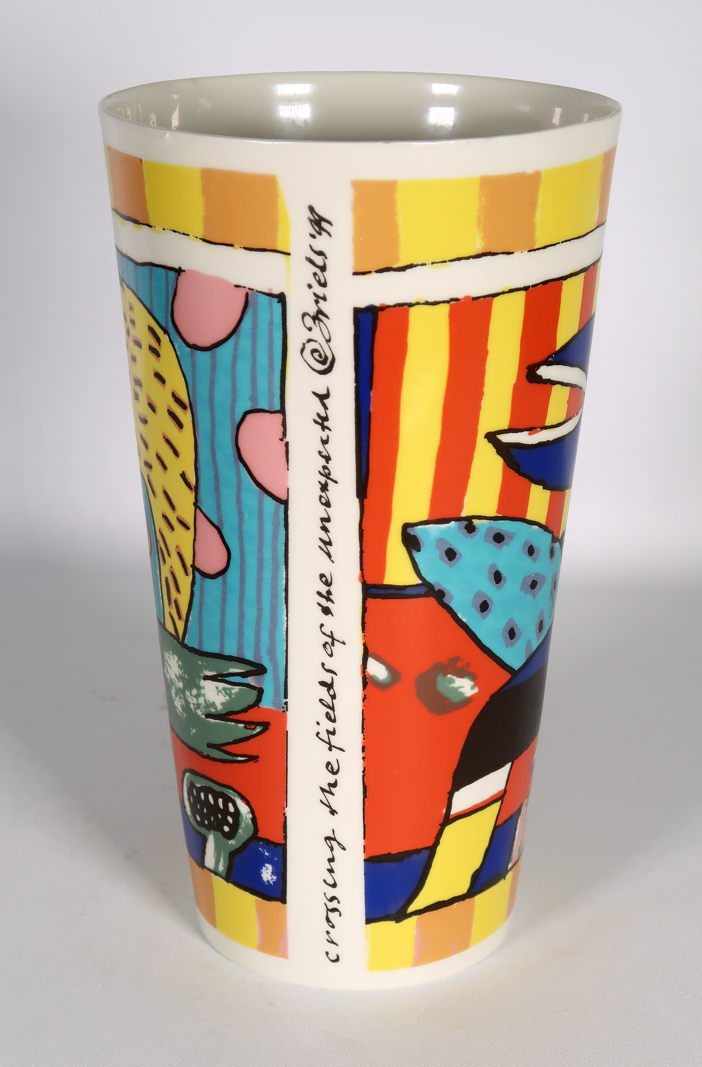 Koninklijke Tichelaar Makkum - Clemens Briels, Vaas, Crossing the fields of the unexpected kopen? Bied vanaf 40!