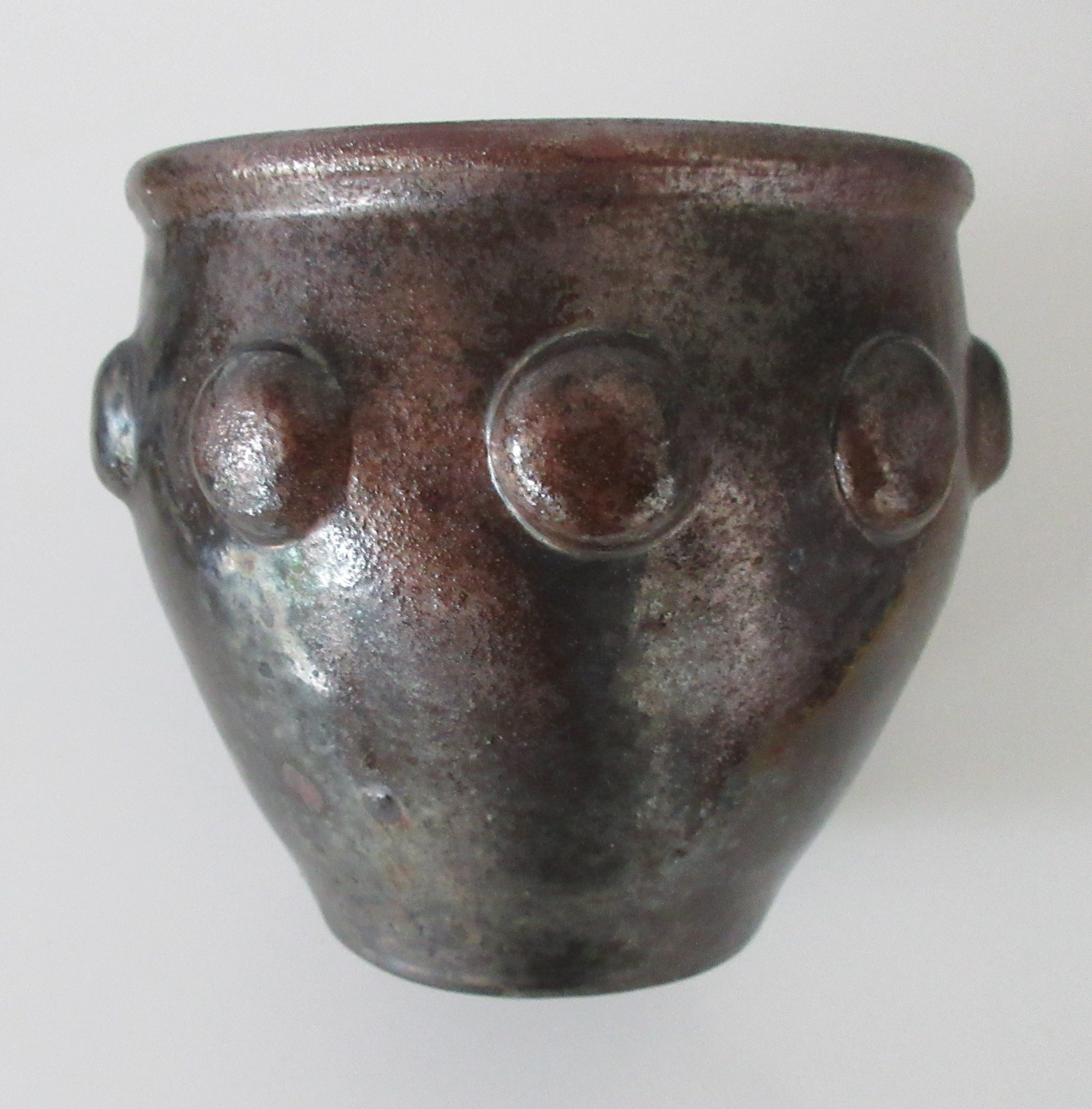 Dicker Ware Pottery - Arts & Crafts vaasje met zwart en brons ijzeroxide glazuur kopen? Bied vanaf 1!