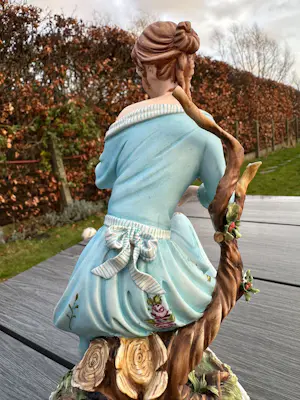 Real Fabbrica Capodimonte - Zittende Dame kopen? Bied vanaf 150!