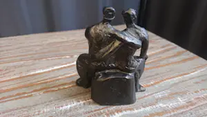 Corry Ammerlaan - "Twee verliefde mensen op een bankje" kopen? Bied vanaf 15!