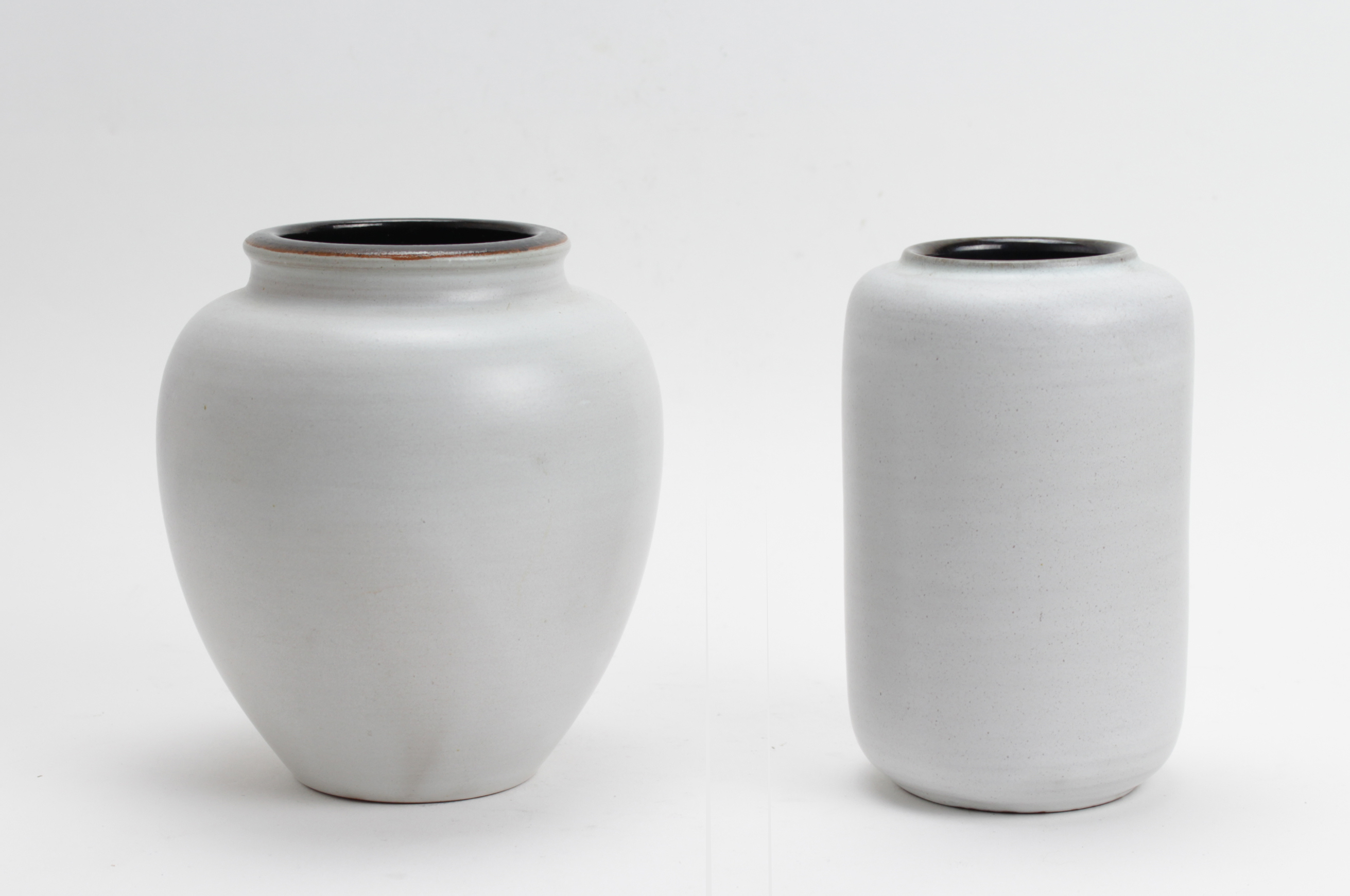 Mobach Keramiek - 2 aardewerk vazen verkocht voor € 10!