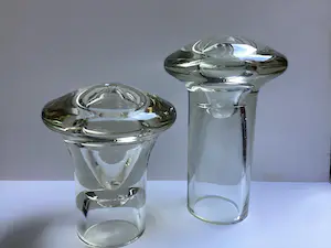 Niet of onleesbaar gesigneerd - 2 glazen objecten kopen? Bied vanaf 1!