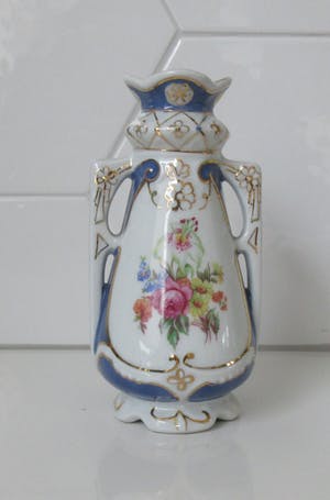 Royal Dux - Vintage Floraal porseleinen Amfoor vaasje kopen? Bied vanaf 10!
