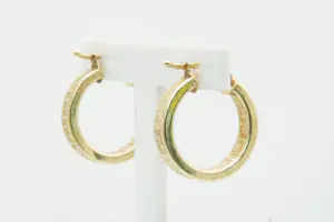 43 - Elegant paar 14 Krt  geel-gouden "Creolen" oorclips - meander motief kopen? Bied vanaf 130!