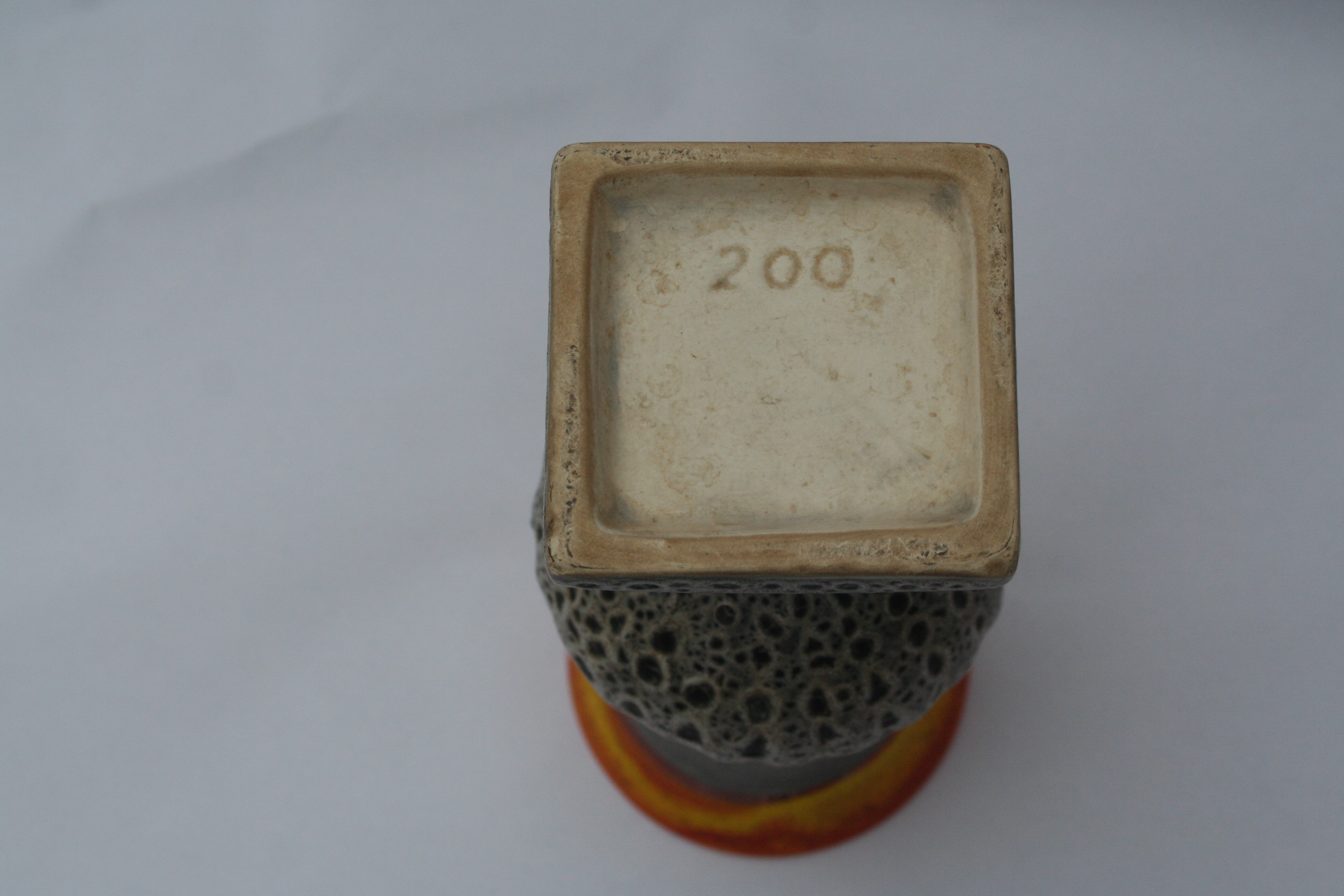 Niet of onleesbaar gesigneerd - vaas - bijzonder glazuur - model 200 kopen? Bied vanaf 1!