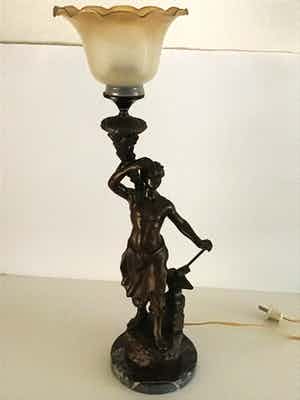 Charles Ruchot. Tafellamp .Smid verkocht voor € 75!