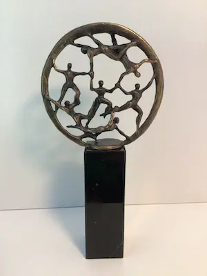 Corry Ammerlaan - Sculptuur “ Samenwerking door beweging “ kopen? Bied vanaf 1!