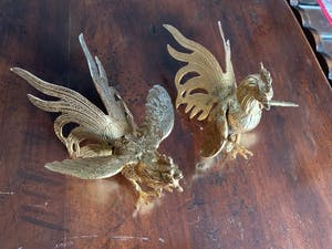 Niet of onleesbaar gesigneerd - Spelten metal cockerel pair kopen? Bied vanaf 1!