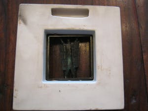 Brons (Onbekend) - Rob Verhoeven - wanddecoratie keramiek met verbronsd sculptuur - gesigneerd kopen? Bied vanaf 75!