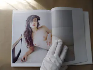 Lidiia Khaikara - "Meisje op de bal" + Fotoboek "Lichte kamers" kopen? Bied vanaf 160!