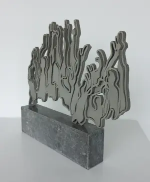 Linda Verkaaik - Beeld van metaal op hardstenen sokkel, The Wave kopen? Bied vanaf 250!