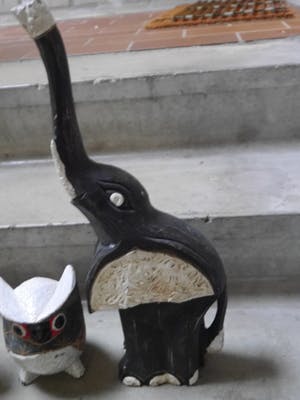 Niet of onleesbaar gesigneerd - pelikaan/olifant/uil kopen? Bied vanaf 1!