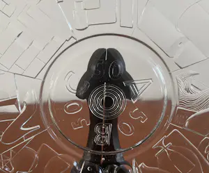 Gerard Thomassen - Kunstglazen bord 50 jaar ABC ontwerp Gerard Thomassen kopen? Bied vanaf 27!