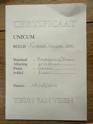 Teun van Veen - Brons en houten sculptuur: Crane taking off kopen? Bied vanaf 250!