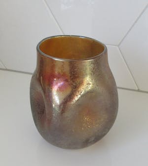 Johann Loetz Witwe - Art Nouveau Oranje glazen Irise knijpvaas kopen? Bied vanaf 85!