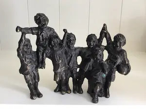 Astrid Veldhuyzen-Koppen - Sculptuur “ DE OVERWINNING “ Gesigneerd kopen? Bied vanaf 1!