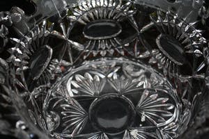 Niet of onleesbaar gesigneerd - Zwaar Kristalen Bonboniere. kopen? Bied vanaf 1!