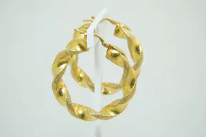 24 - Elegant paar 14 Krt geel-gouden & "gedraaide" oorringen- "creolen" kaufen? Bieten Sie von 280!