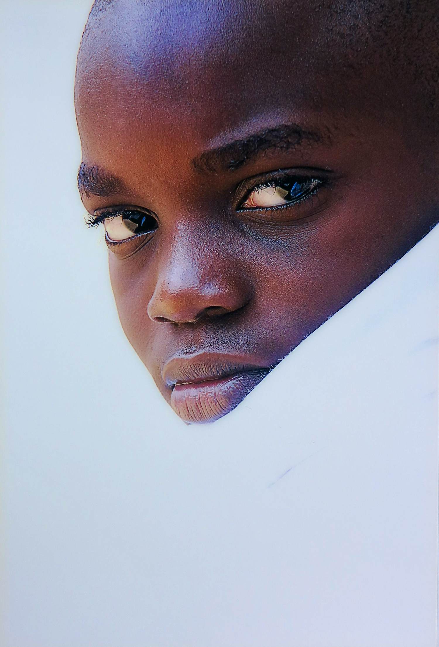 Angele Etoundi Essamba - Foto, Le visionaire - Dibond verkocht voor € 100!