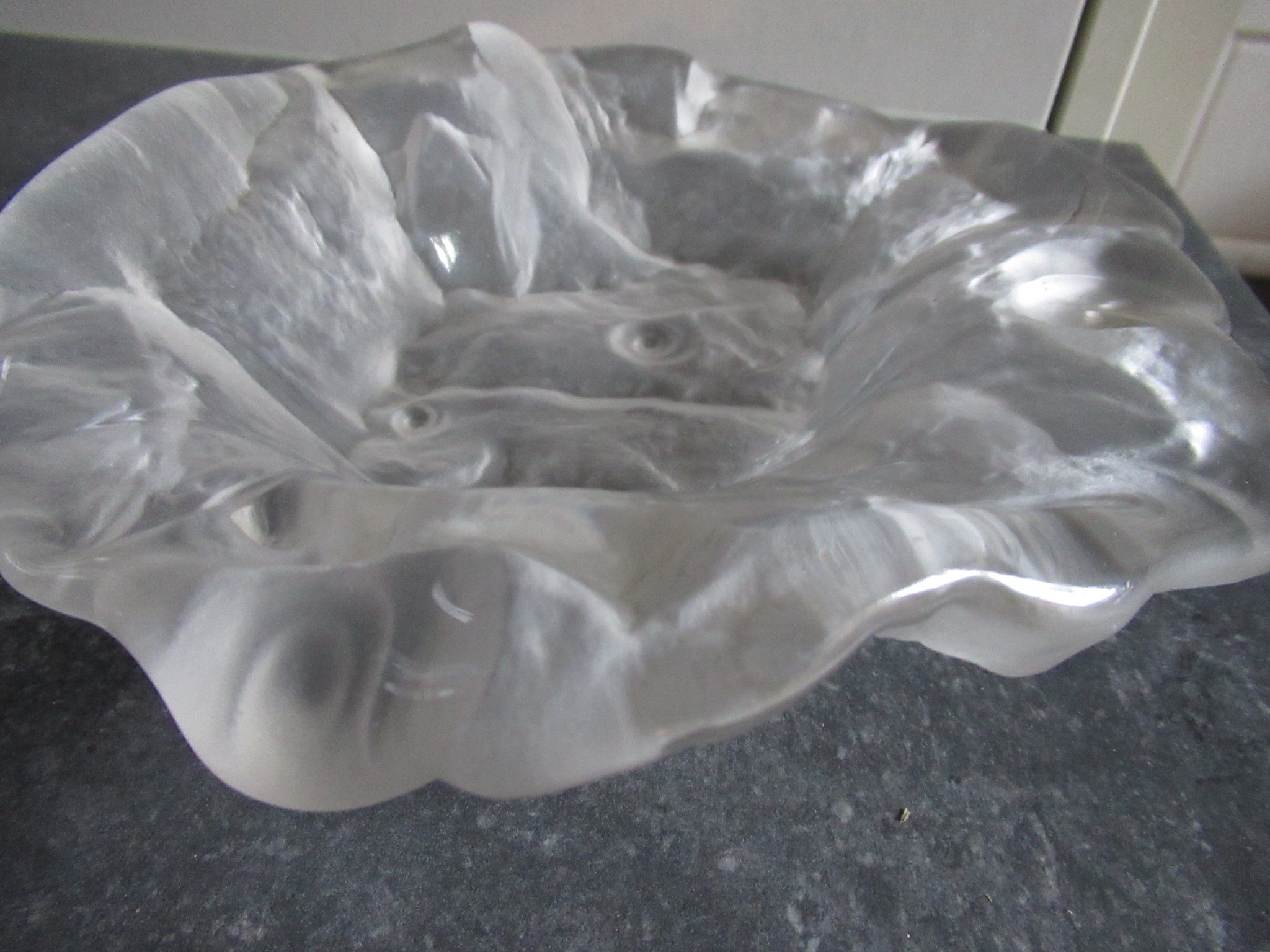 Walther glas - A-symtrische schaal met slak/schelp motieven kopen? Bied vanaf 1!