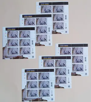 Banksy - FCK PTN! – complete set van 12 postzegelvellen + 12 ansichtkaarten + 12 postenveloppen kopen? Bied vanaf 500!