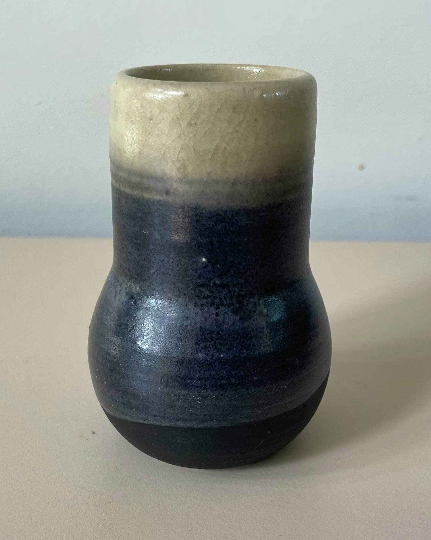 Mobach Keramiek - Schoorsteenvaasje ontwerp Joke Stroes verkocht voor € 28!