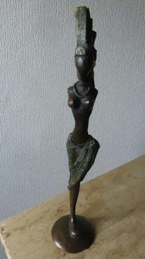 Abdulaye Gandema - Afrikaanse vrouw onderweg met haar baby kopen? Bied vanaf 55!