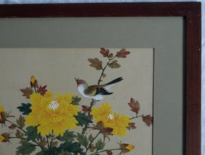 Niet of onleesbaar gesigneerd - Acryl op doek , Japan , Gele bloemen met vogel – ingelijst kopen? Bied vanaf 1!