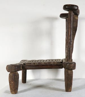 Guro - Bewerkte stoel met leuning kopen? Bied vanaf 1!