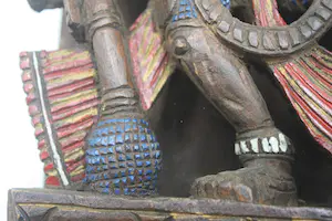 Niet of onleesbaar gesigneerd - Prachtige Oude Houten Relief Plaquette Zes Armige Shiva (19e eeuw) kopen? Bied vanaf 1!