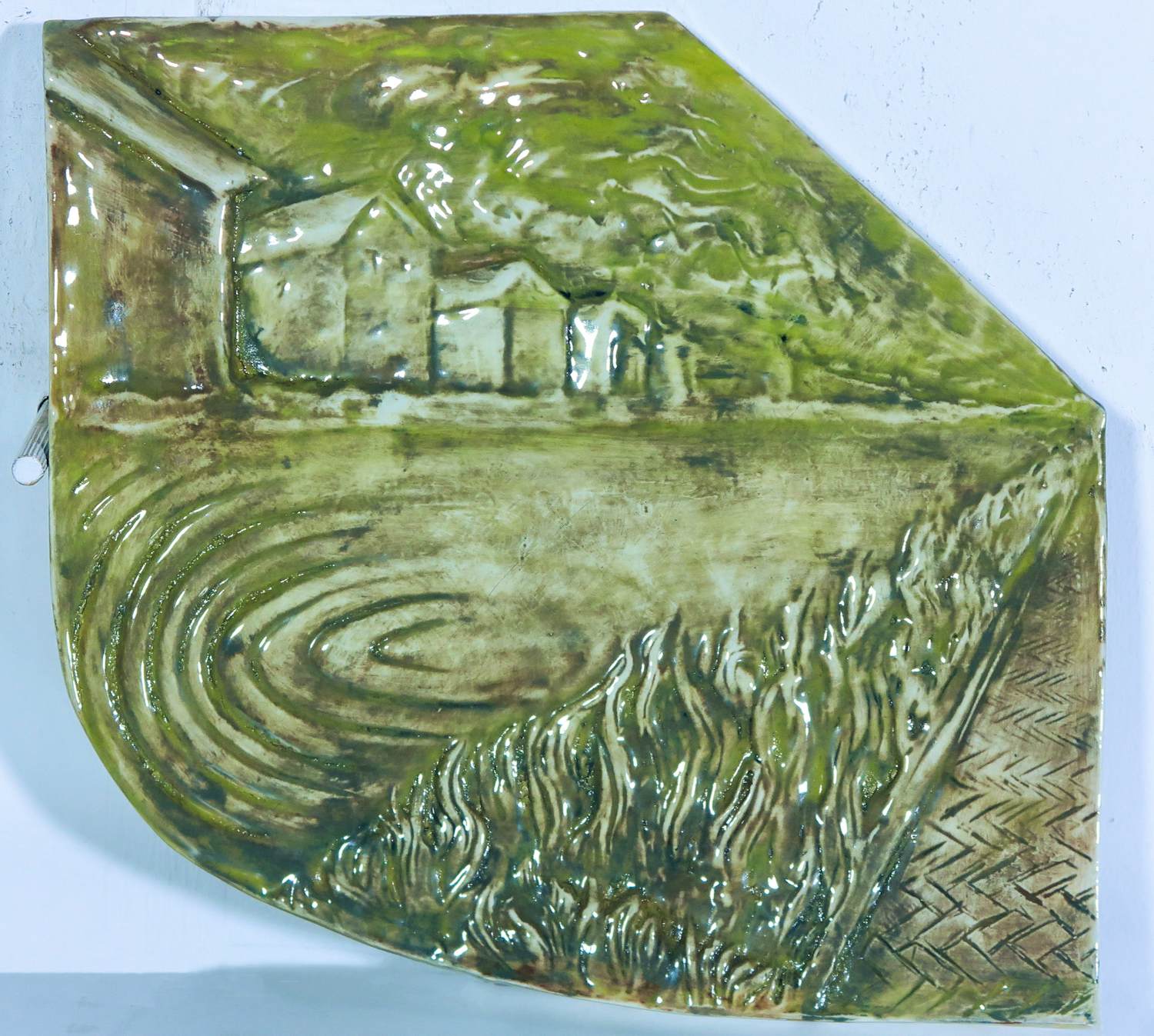 Chris Dagradi - Keramiek wandobject, Tegel met rivier en huizen verkocht voor € 80!