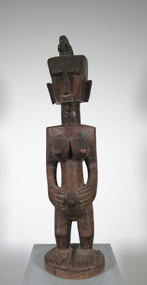 Marka - Hout en metaal, Staand vrouwenfiguur kopen? Bied vanaf 1!