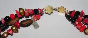 Ketting van koraal, parels, git, rookkwarts, agaath en lavasteen kopen? Bied vanaf 400!