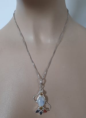 Curiosa - Zilveren ketting 925 met hanger Regenboog Maansteen kopen? Bied vanaf 40!