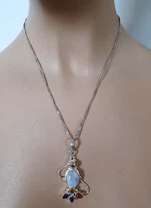 Zilveren ketting 925 met hanger Regenboog Maansteen verkocht voor € 40!