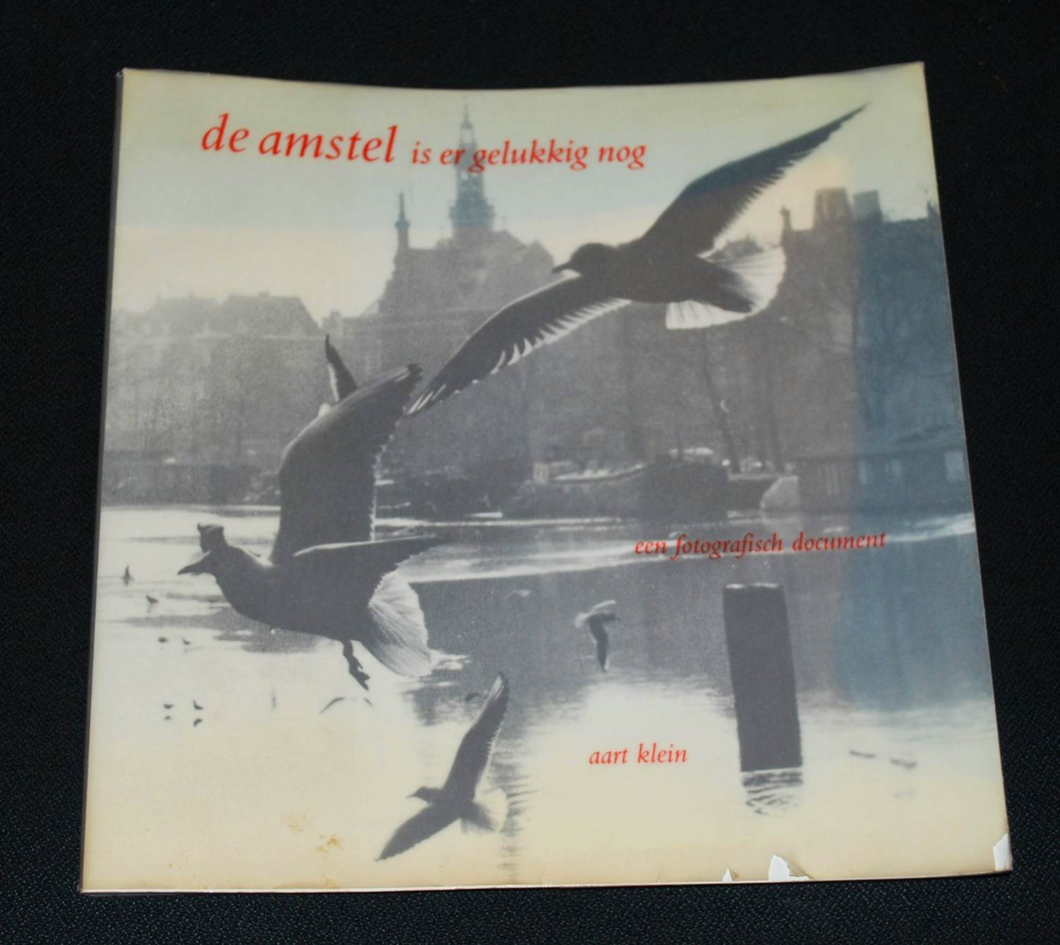 Aart Klein - De Amstel is er gelukkig nog, 1991, gesigneerd! verkocht voor € 50!